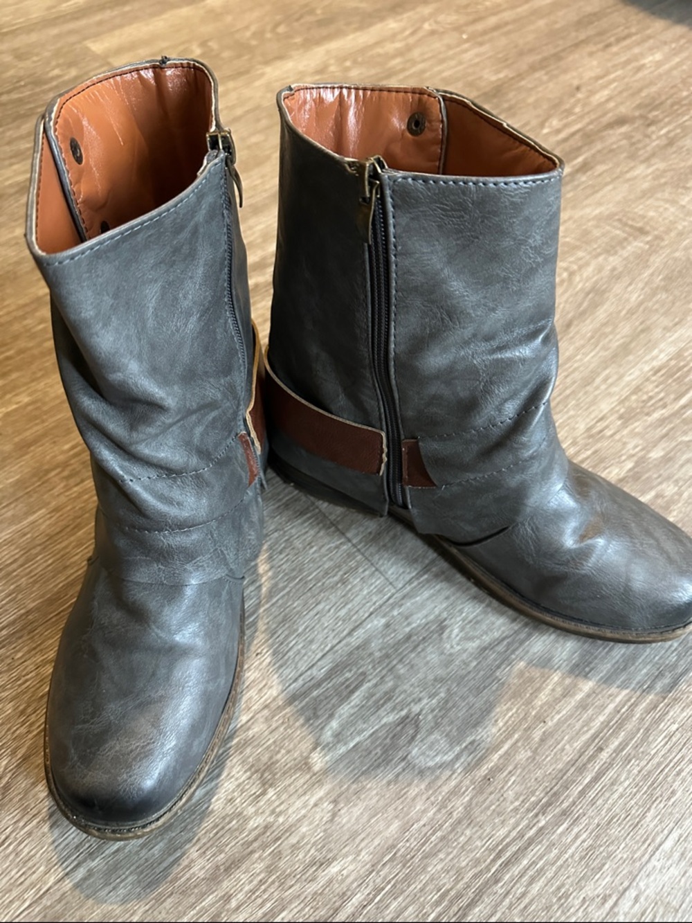 Women’s Grey Ankle Boots with Brown Strap They keep your feet warm.